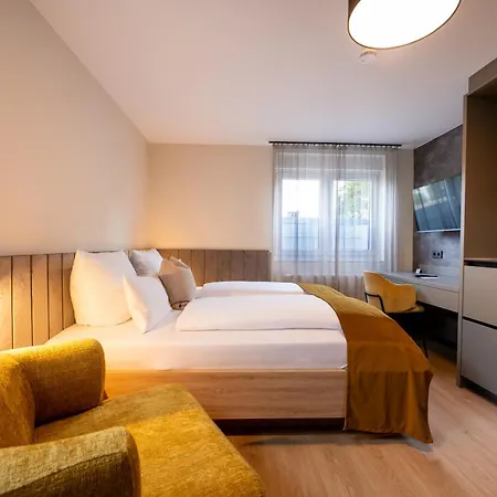 V Business Ξενοδοχείο Μπέμπλινγκεν