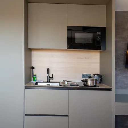 V Business Μπέμπλινγκεν