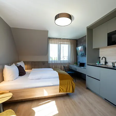 V Business Hotel