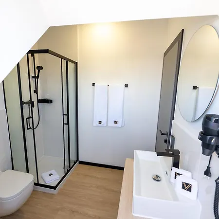 Отель V Business 3*