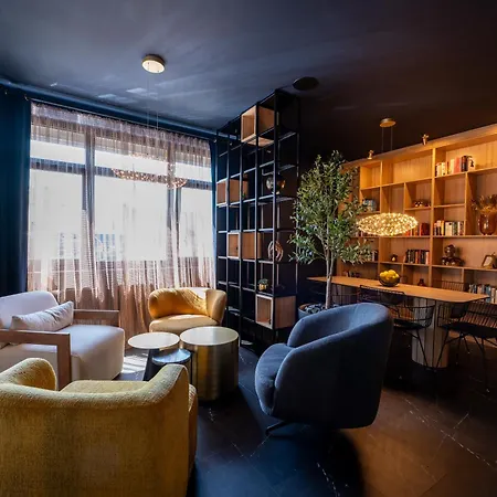 V Business Hotel